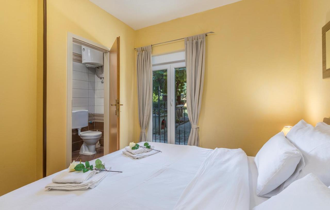 Apartments Loredana Пореч Екстер'єр фото