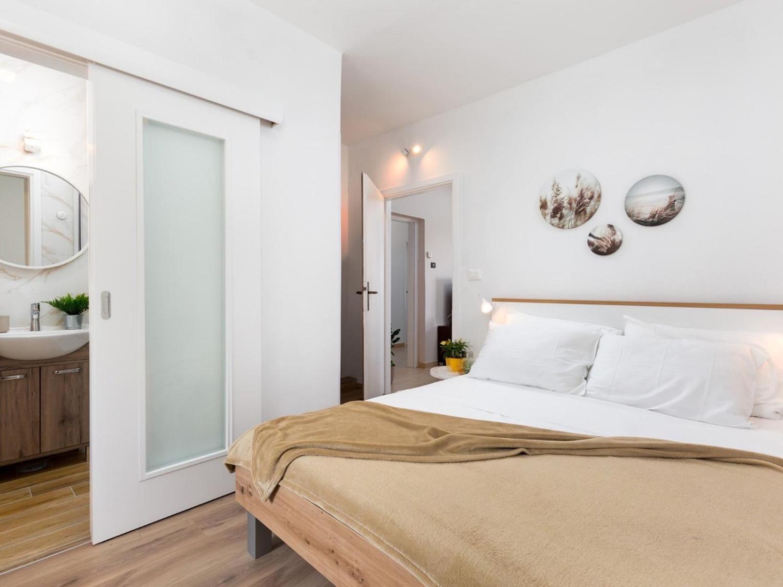 Apartments Loredana Пореч Екстер'єр фото